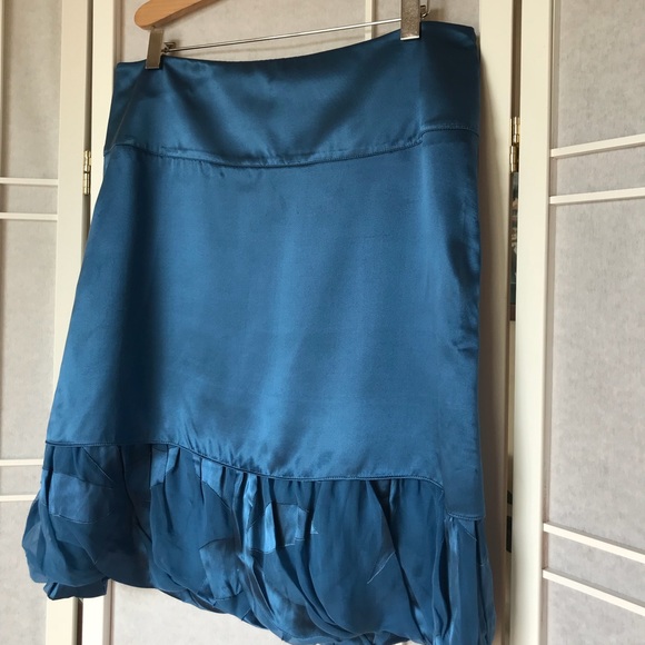 💥NWT💥Max Studio Silk Tulip Skirt - Picture 4 of 8